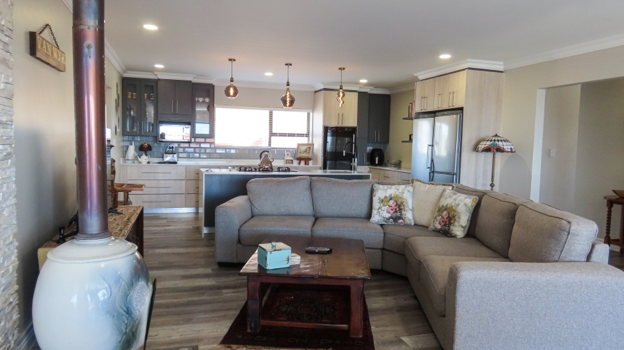 4 Bedroom Property for Sale in Reebok Western Cape